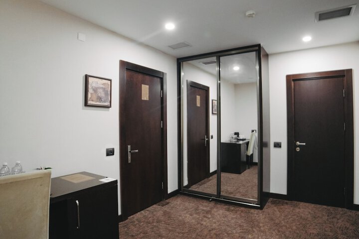 Room 139 of 342