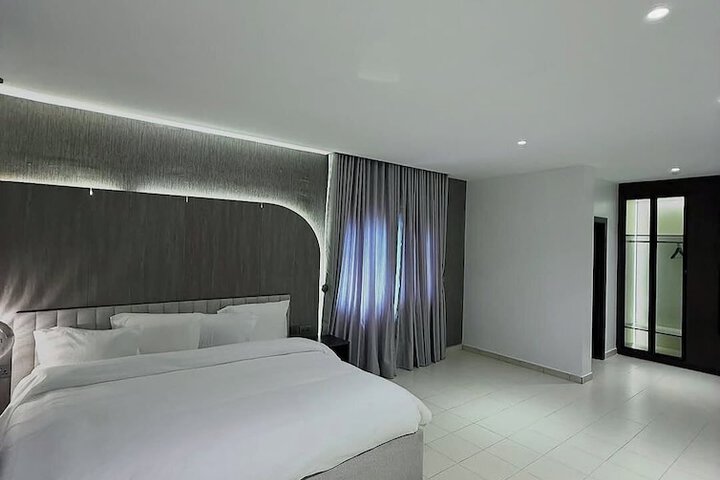 Zaginas Suites