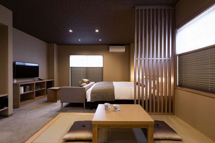 Room 12 of 37