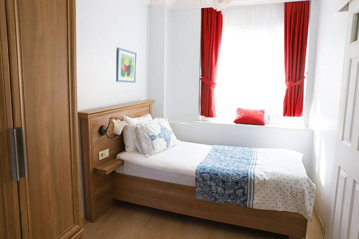 Room 14 of 33