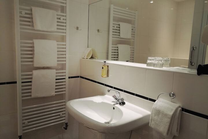 Room 25 of 50
