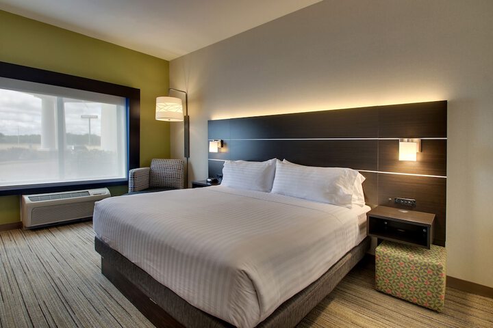 1 King Bed (14 of 37)