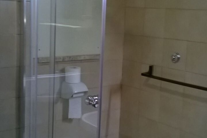 Room 14 of 38