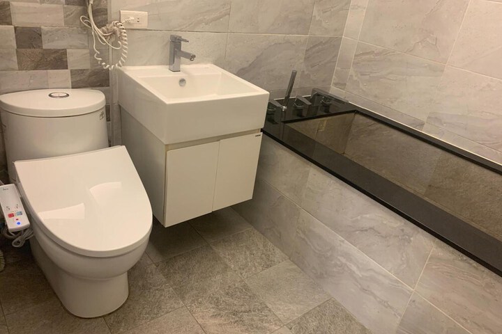 Room 18 of 24