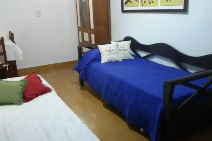 Room 5 of 9
