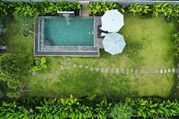 Pool 16 of 30