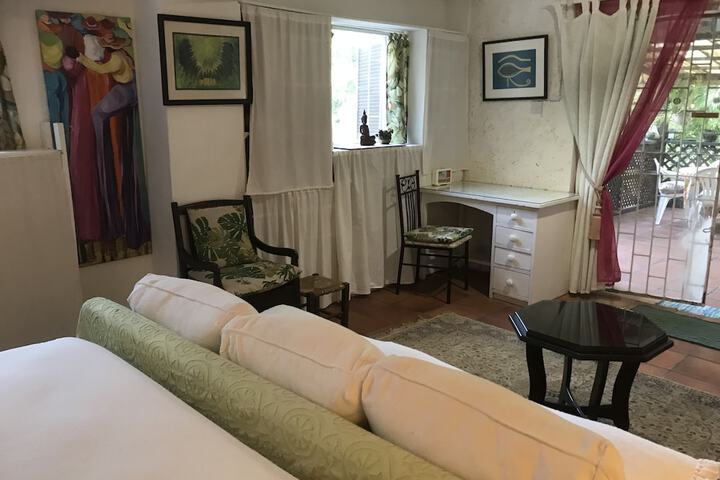 Room 18 of 90