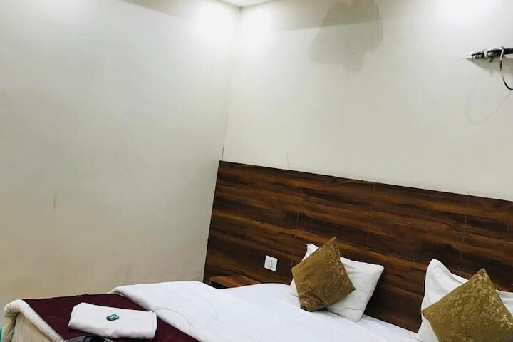 Room 6 of 26
