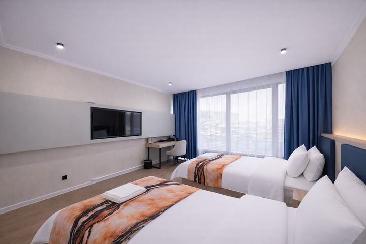 Room 16 of 33