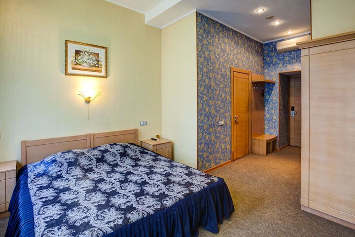 Room 6 of 124