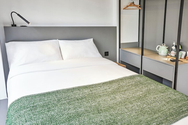 Room 17 of 80