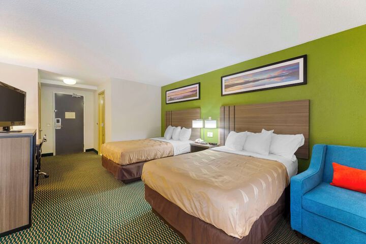 Double Bed Accessible (9 of 9)