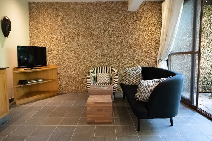 Room 7 of 90