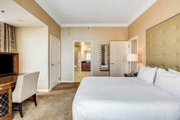 Room 13 of 65