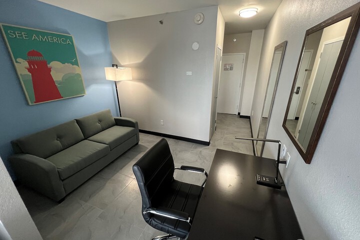 Room 9 of 27