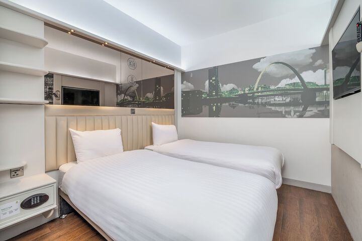 Room 15 of 47
