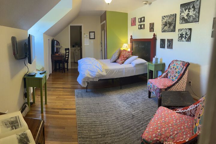 Room 15 of 105