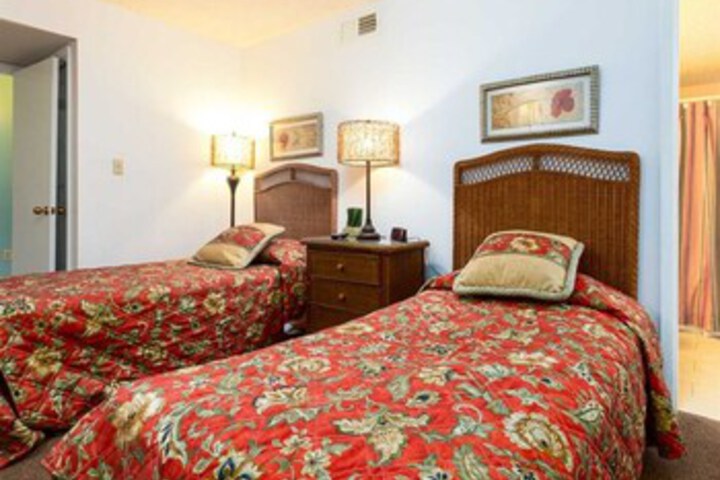 Room 32 of 35