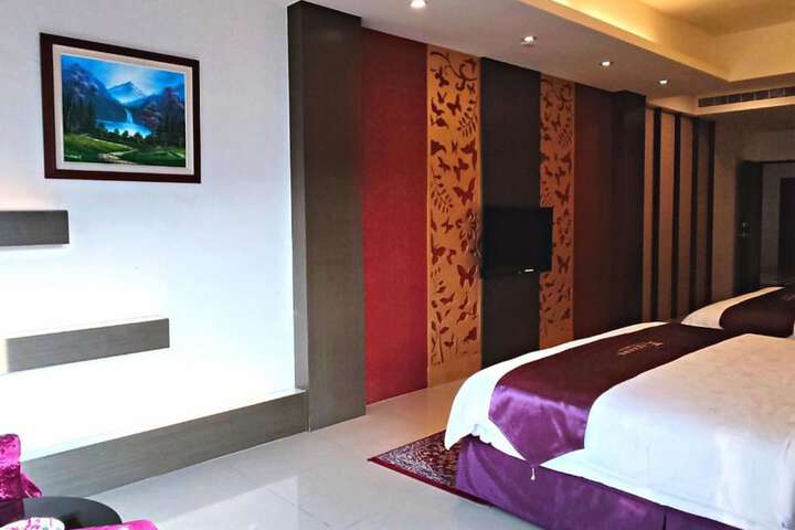 Room 5 of 45