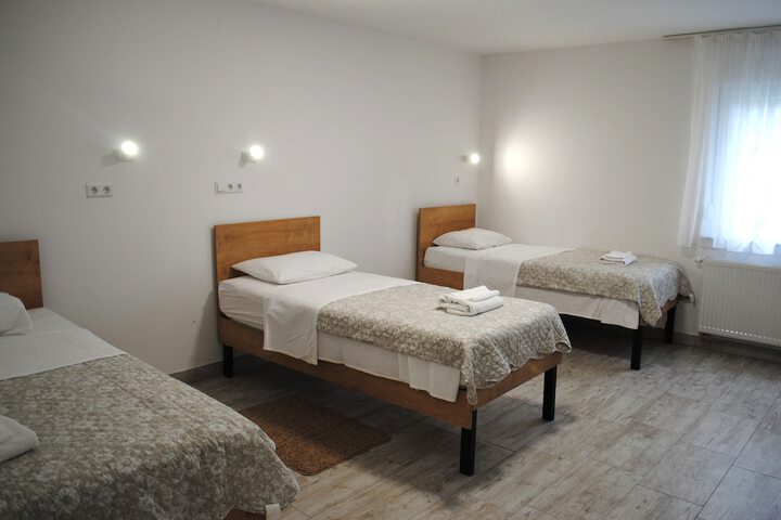 Room 33 of 92