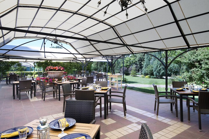 Dining Photos