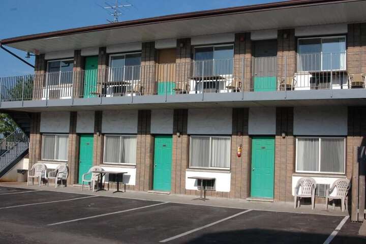 Hotel 5 of 6