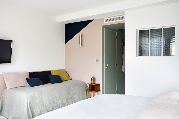 Room 4 of 49