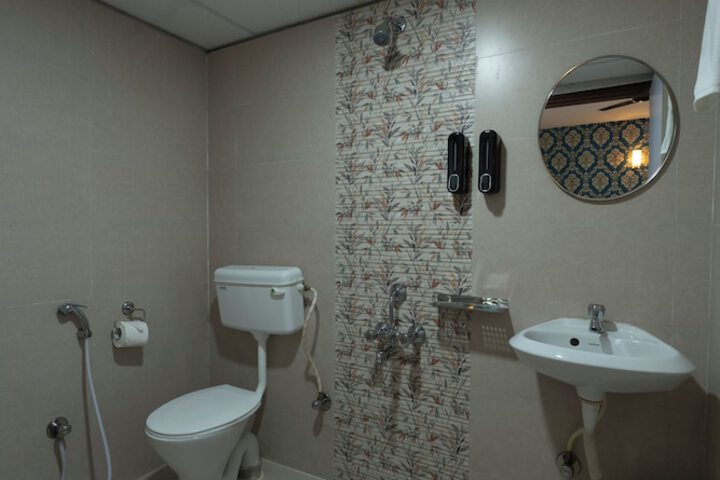 Room 35 of 63