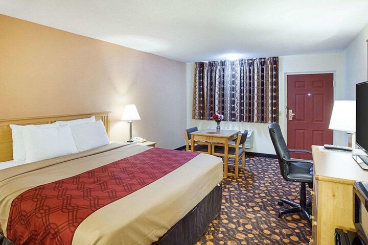Room 7 of 26