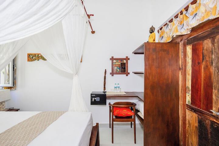 Room 10 of 71