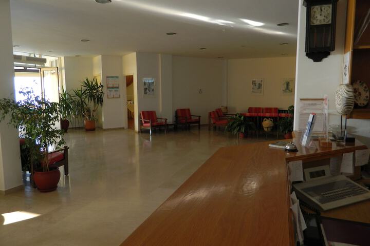 Concierge desk