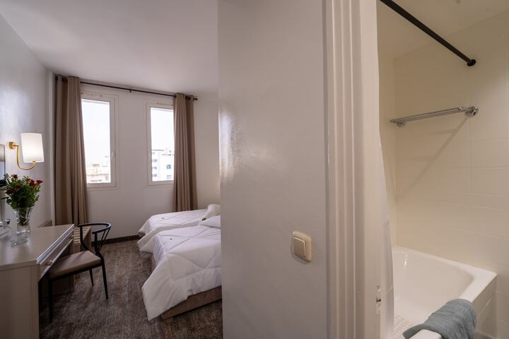 Room 9 of 48