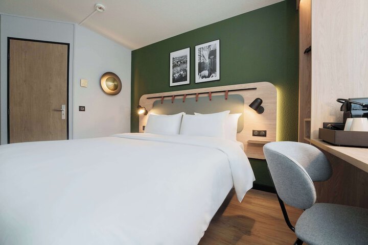 Room 14 of 29