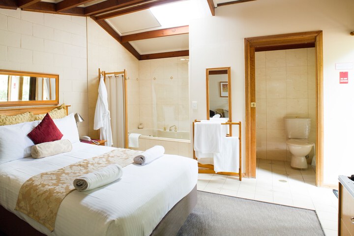 Room 6 of 39