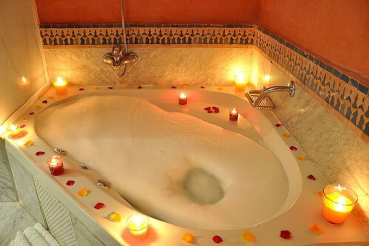 Jetted tub