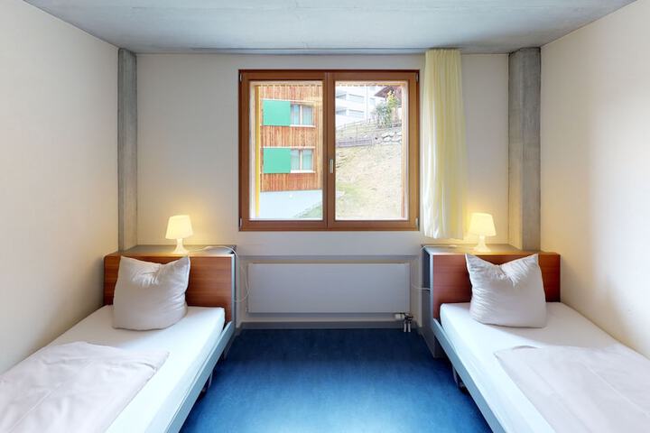 Room 4 of 35