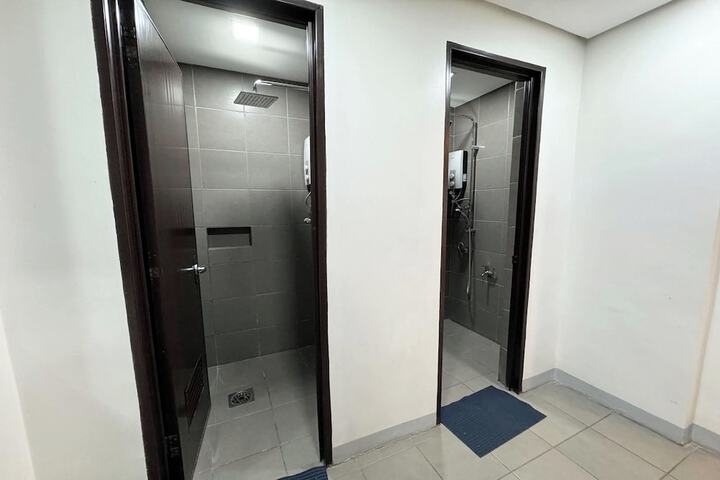 Room 32 of 41