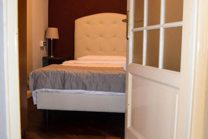 Room 16 of 45