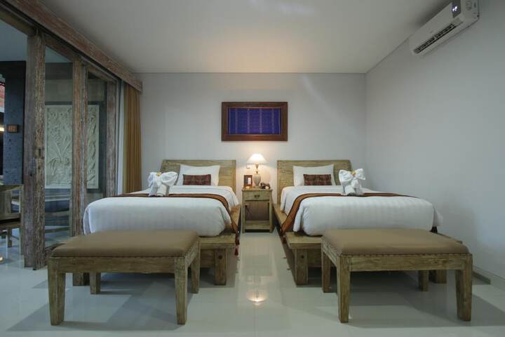 Room 14 of 28