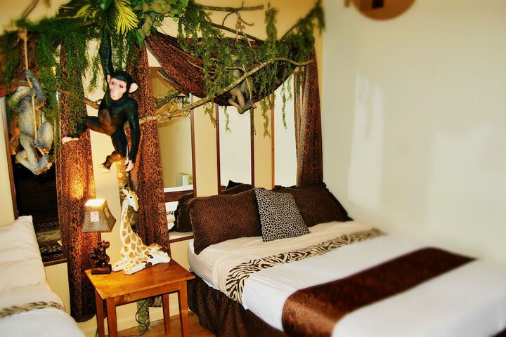 Room 4 of 51