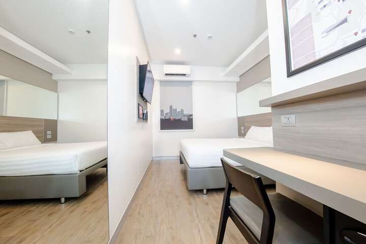 Room 6 of 43