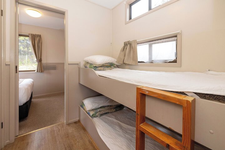 Room 9 of 169