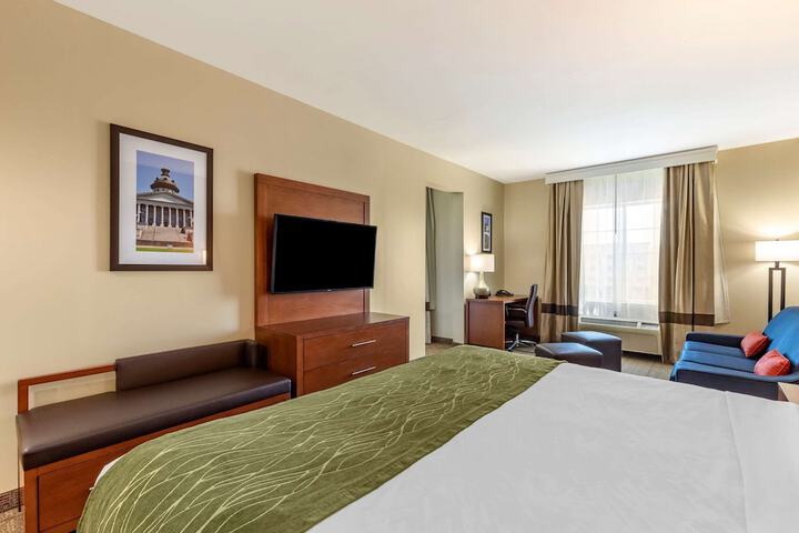 1 King Bed (6 of 12)