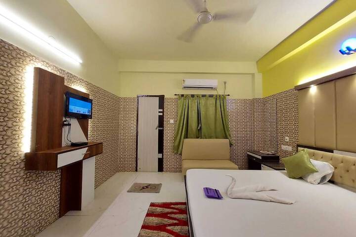 Room 6 of 11