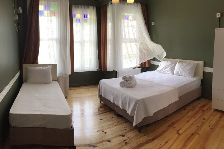 Room 5 of 63