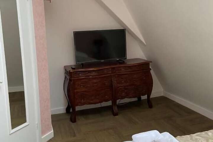 Room 6 of 58
