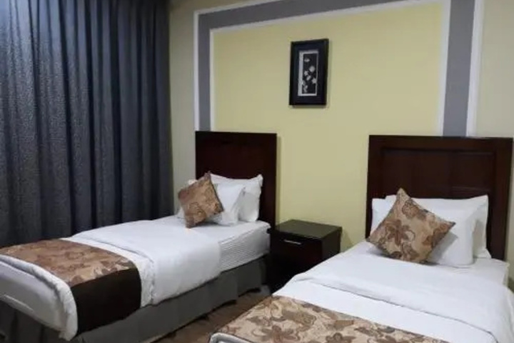 Room 4 of 22