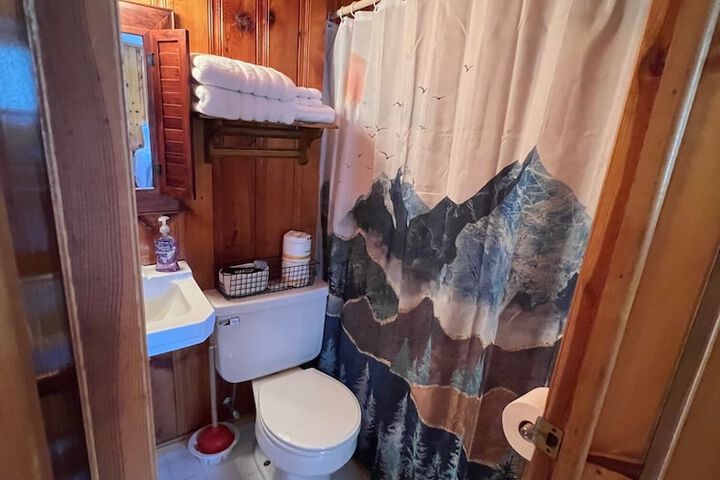 Room 176 of 236