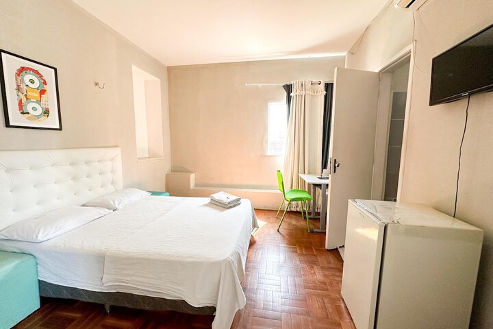 Room 9 of 10