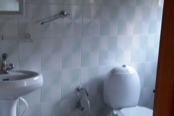 Room 5 of 15